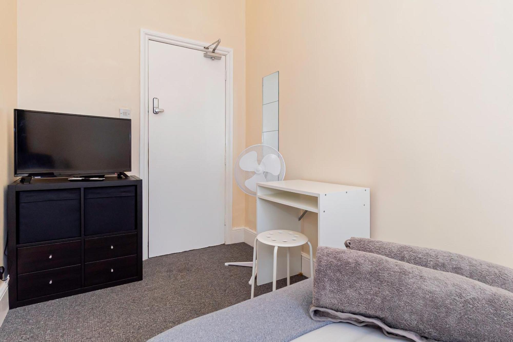 Shirley House 5, Guest House, Self Catering, Self Check In With Smart Locks, Use Of Fully Equipped Kitchen, Close To City Centre, Ideal For Longer Stays And Fawley Contractors Southampton Zewnętrze zdjęcie