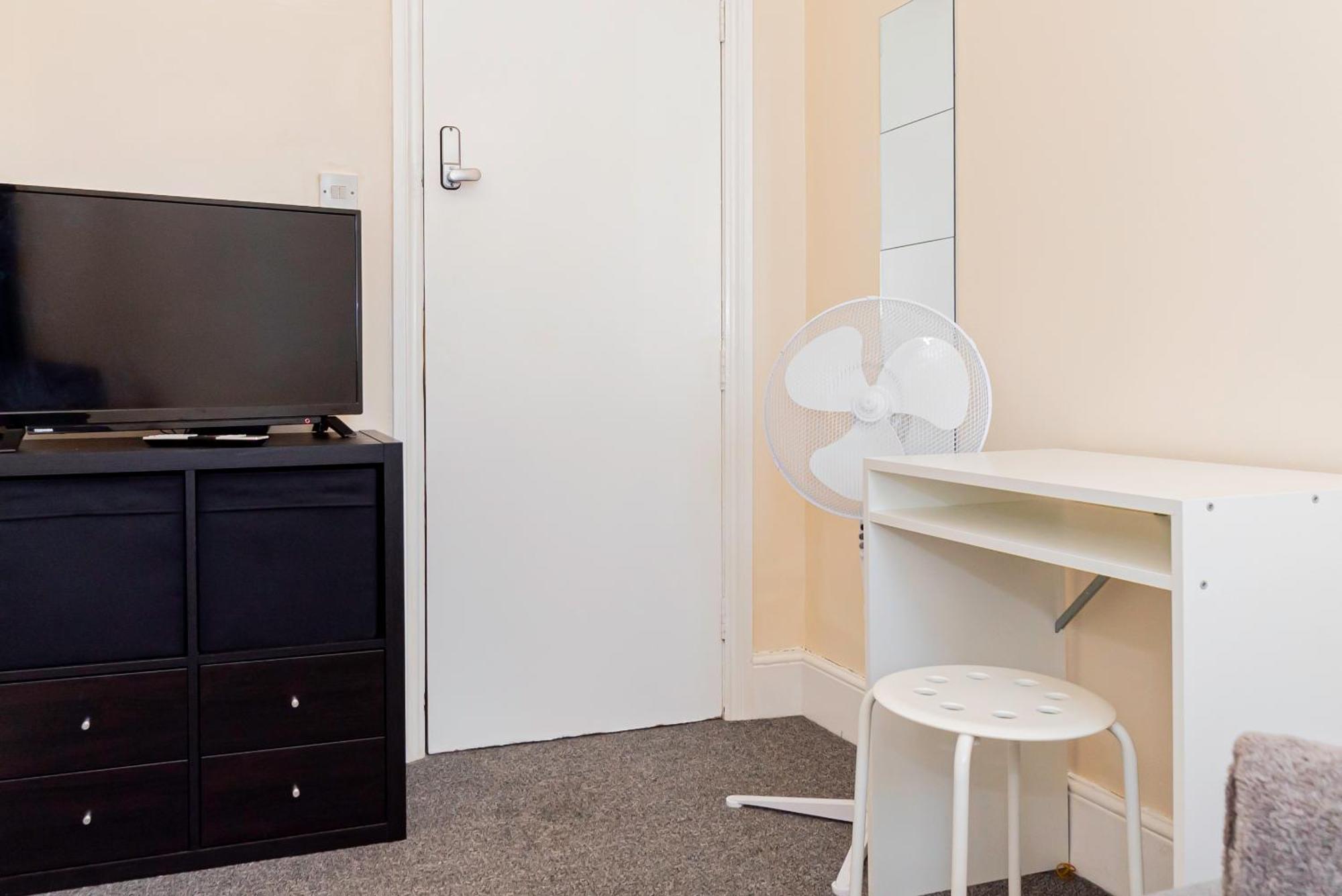 Shirley House 5, Guest House, Self Catering, Self Check In With Smart Locks, Use Of Fully Equipped Kitchen, Close To City Centre, Ideal For Longer Stays And Fawley Contractors Southampton Zewnętrze zdjęcie