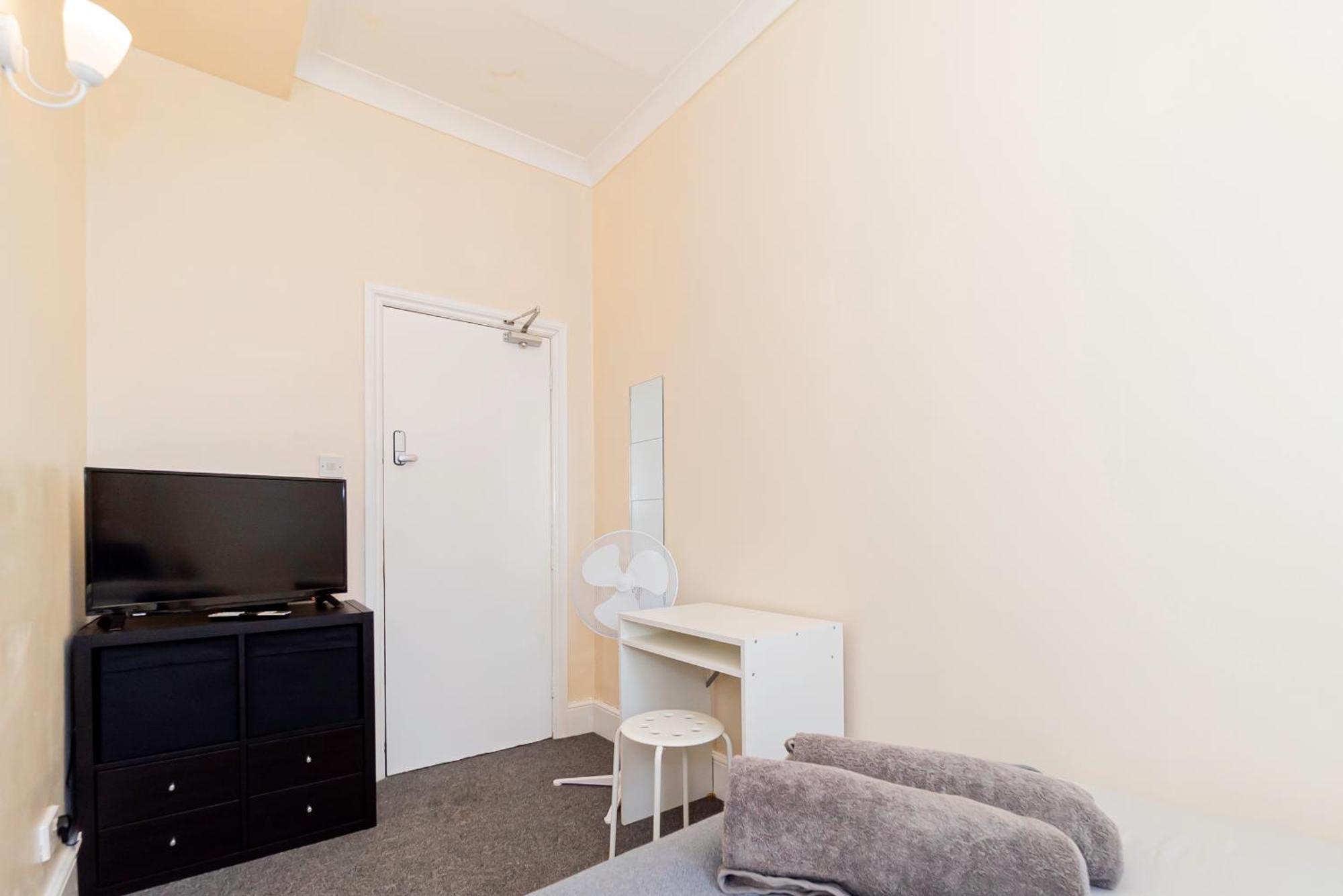 Shirley House 5, Guest House, Self Catering, Self Check In With Smart Locks, Use Of Fully Equipped Kitchen, Close To City Centre, Ideal For Longer Stays And Fawley Contractors Southampton Zewnętrze zdjęcie