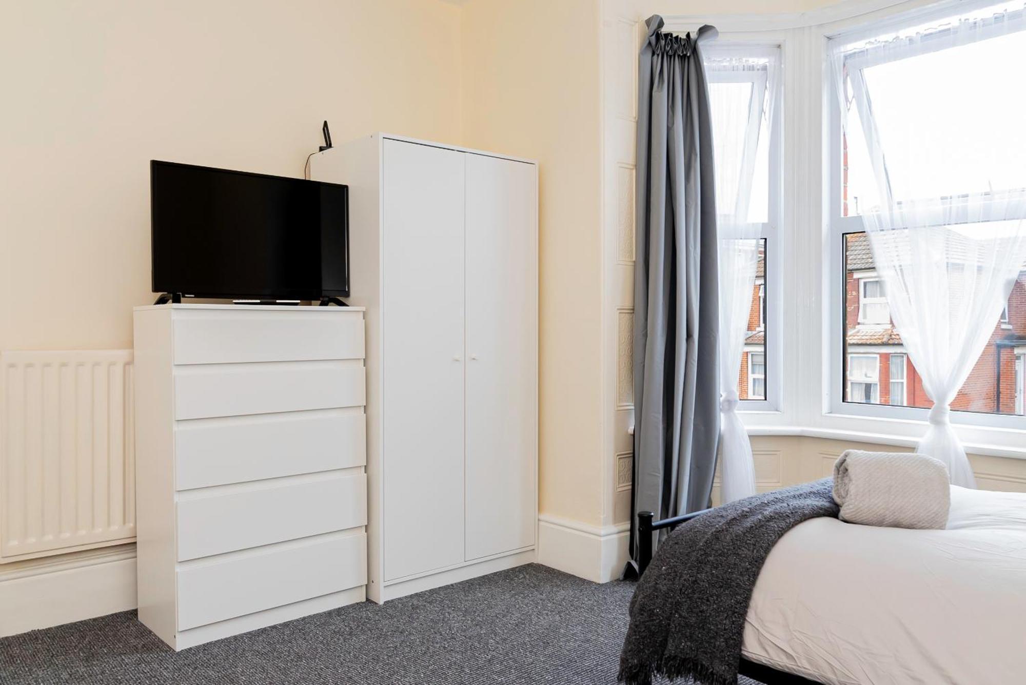 Shirley House 5, Guest House, Self Catering, Self Check In With Smart Locks, Use Of Fully Equipped Kitchen, Close To City Centre, Ideal For Longer Stays And Fawley Contractors Southampton Zewnętrze zdjęcie