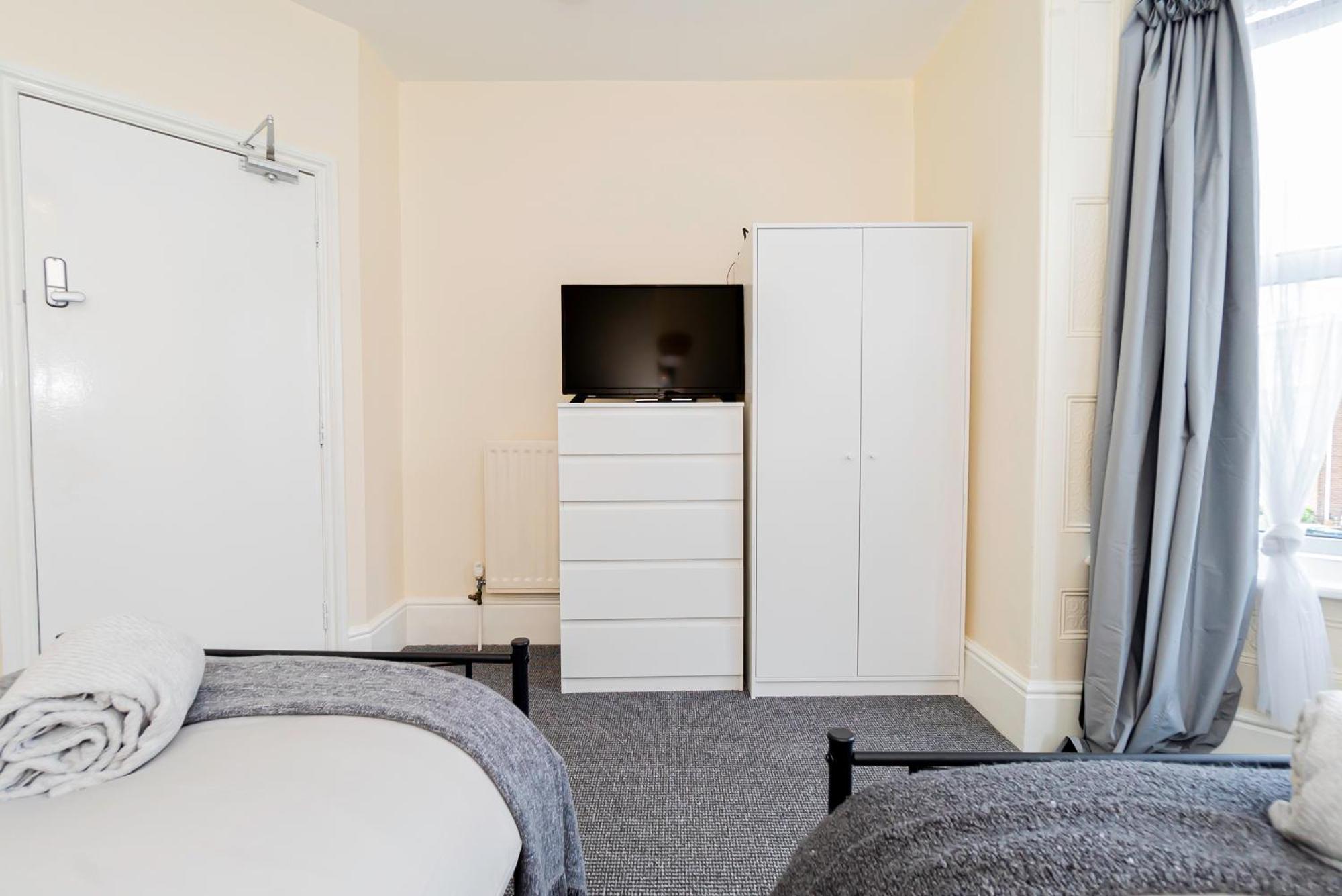 Shirley House 5, Guest House, Self Catering, Self Check In With Smart Locks, Use Of Fully Equipped Kitchen, Close To City Centre, Ideal For Longer Stays And Fawley Contractors Southampton Zewnętrze zdjęcie