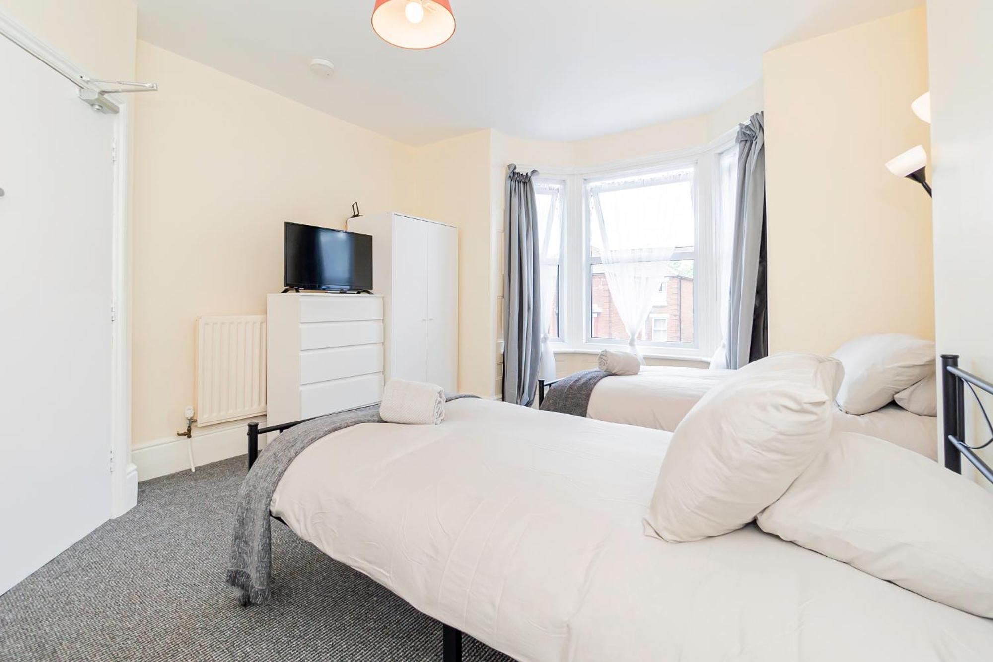 Shirley House 5, Guest House, Self Catering, Self Check In With Smart Locks, Use Of Fully Equipped Kitchen, Close To City Centre, Ideal For Longer Stays And Fawley Contractors Southampton Zewnętrze zdjęcie